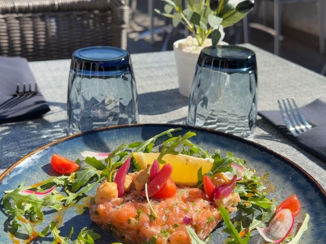 BISTROT SAINT JEAN Tartare de saumon